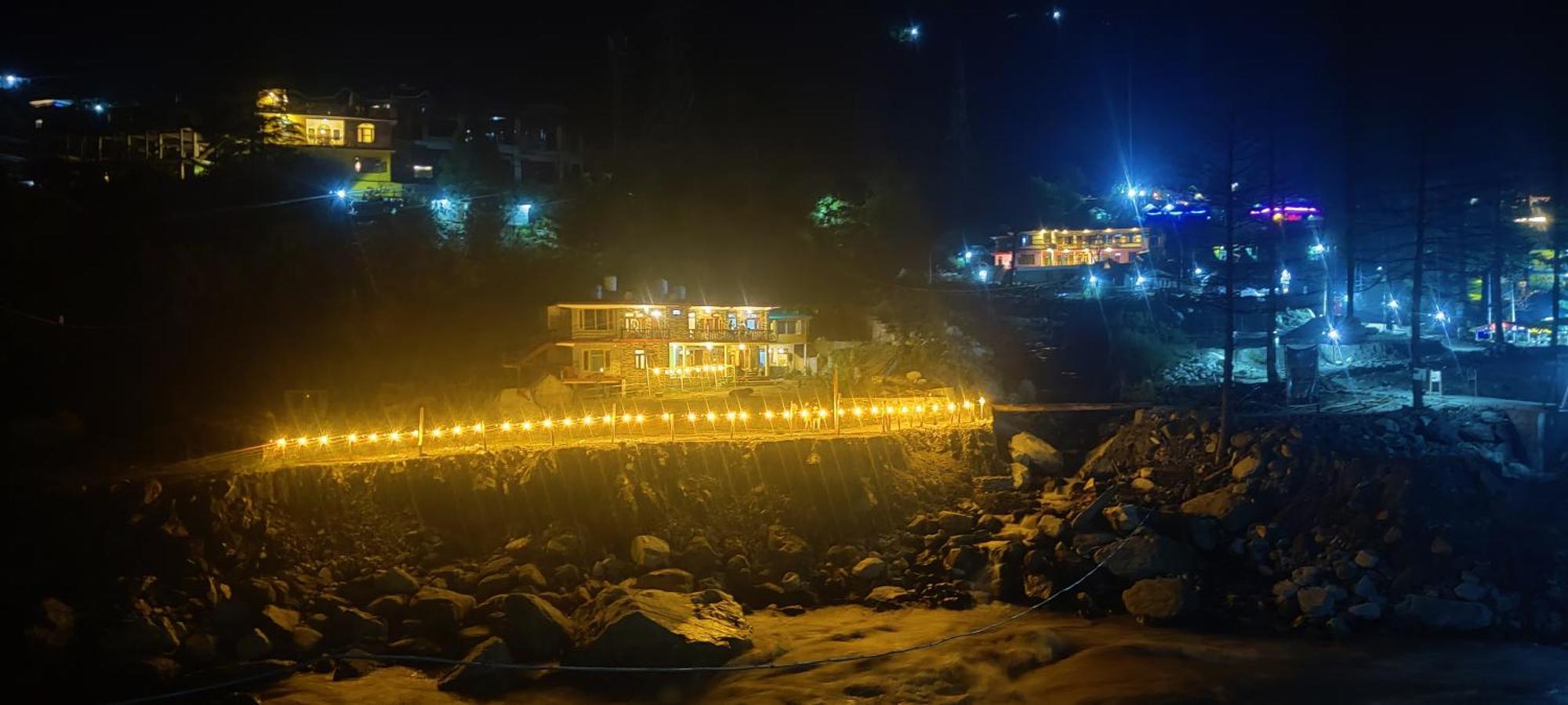 Flipsyde Retreat Hotel Kasol Exterior foto