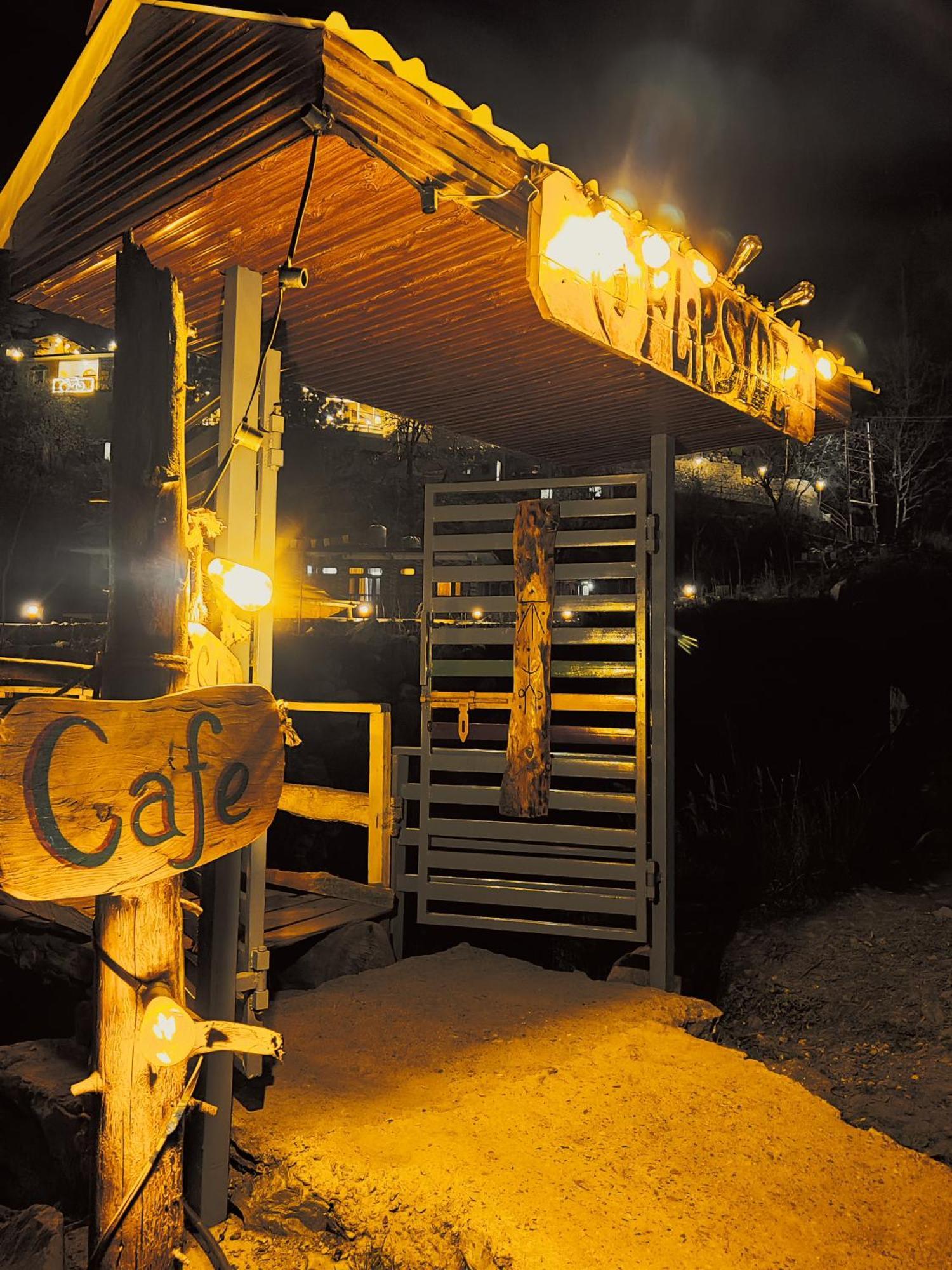 Flipsyde Retreat Hotel Kasol Exterior foto