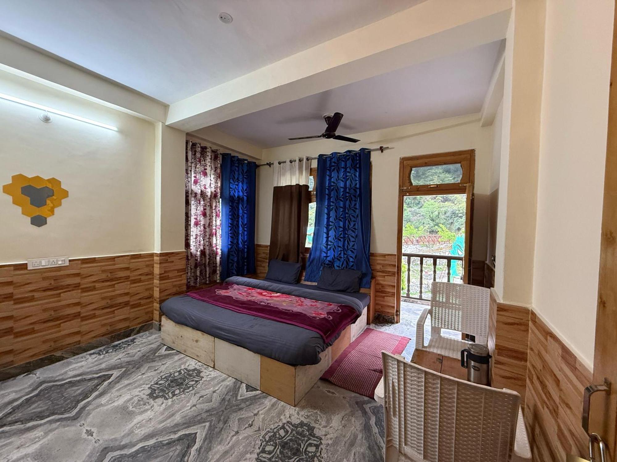 Flipsyde Retreat Hotel Kasol Exterior foto